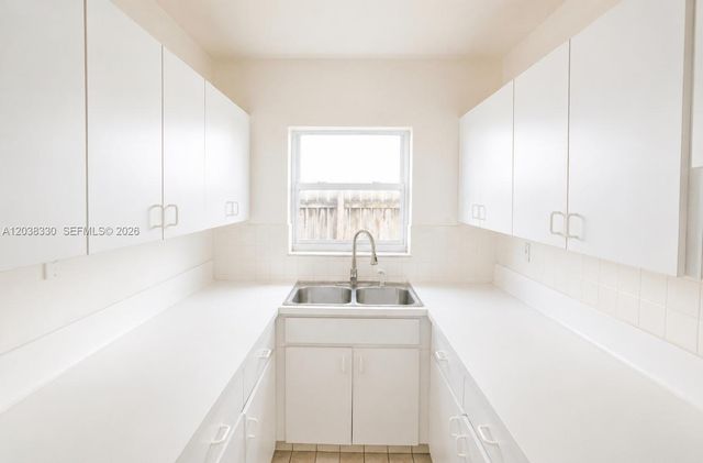 7271 Gary Ave 4, Miami Beach, FL 33141