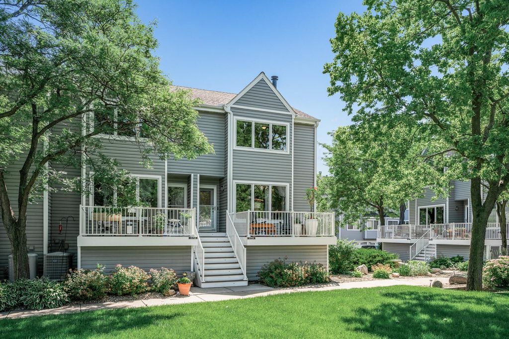 1575 W Wayzata Boulevard A, Long Lake, MN 55356