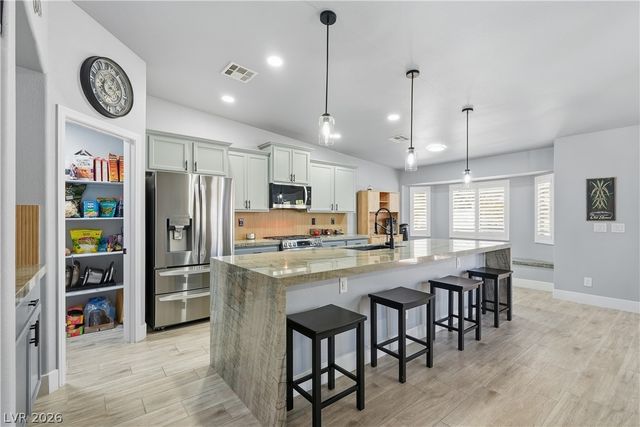 8018 Rushmore Avenue, Las Vegas, NV 89131