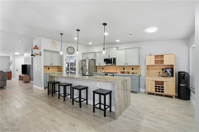 8018 Rushmore Avenue, Las Vegas, NV 89131