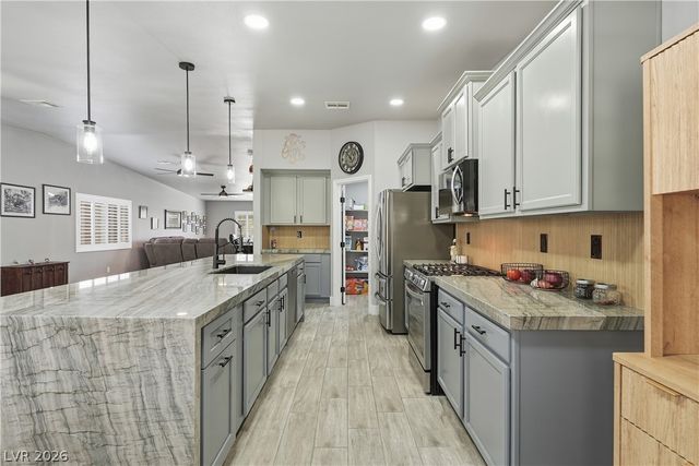 8018 Rushmore Avenue, Las Vegas, NV 89131