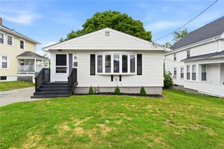 8 Henry Street, East Providence, RI 02914