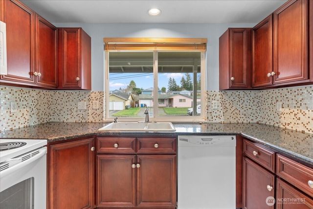 16625 126th Avenue SE, Renton, WA 98058