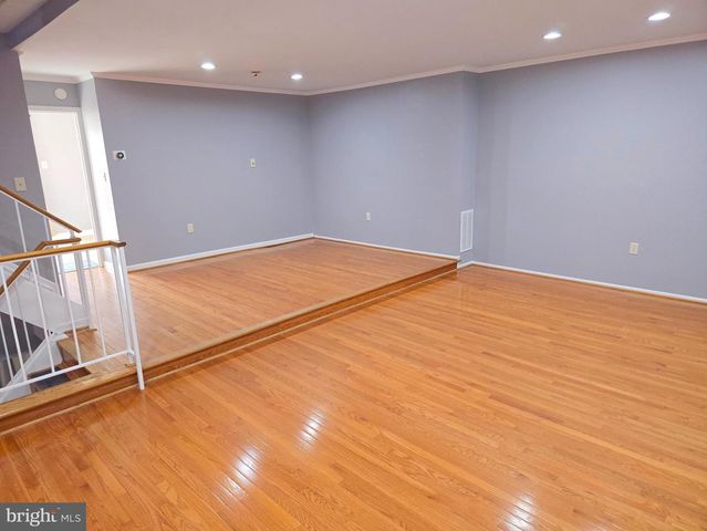 117 LAZY HOLLOW DR, Gaithersburg, MD 20878