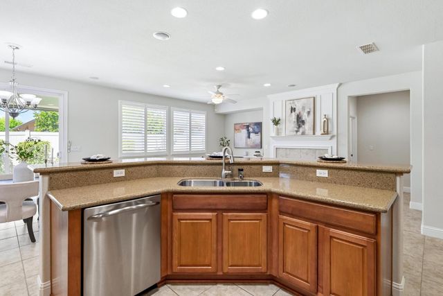 2379 Belle Glade Ln, Manteca, CA 95336