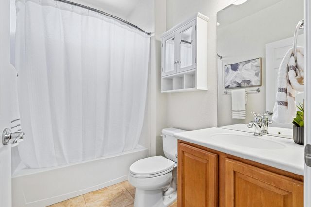 2379 Belle Glade Ln, Manteca, CA 95336