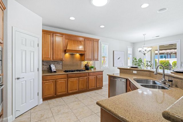 2379 Belle Glade Ln, Manteca, CA 95336