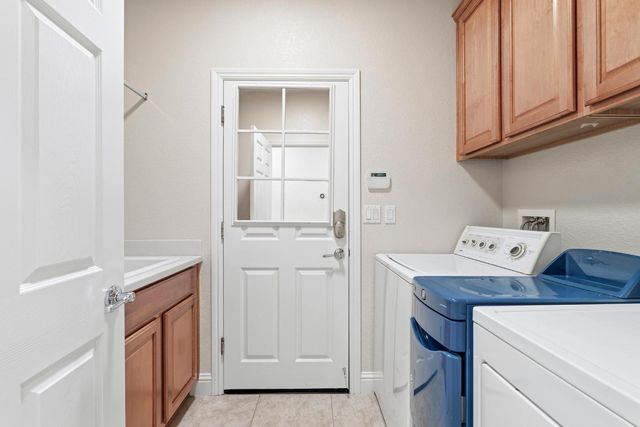 2379 Belle Glade Ln, Manteca, CA 95336