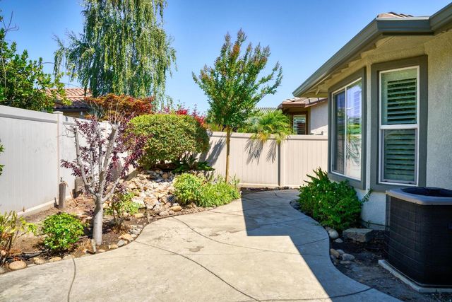 2379 Belle Glade Ln, Manteca, CA 95336
