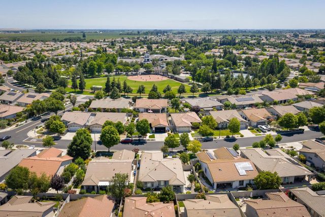 2379 Belle Glade Ln, Manteca, CA 95336