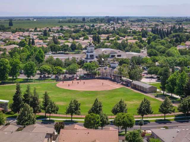 2379 Belle Glade Ln, Manteca, CA 95336