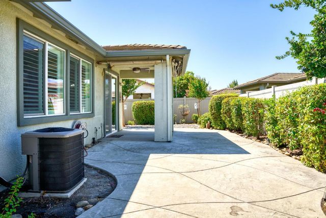 2379 Belle Glade Ln, Manteca, CA 95336
