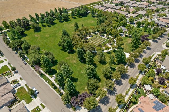 2379 Belle Glade Ln, Manteca, CA 95336