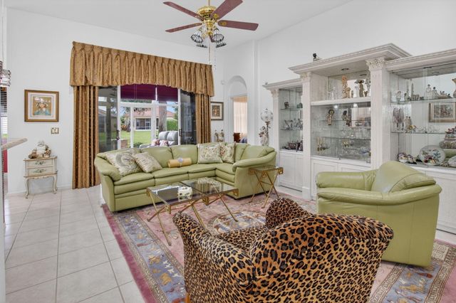 7032 Demedici Circle, Delray Beach, FL 33446