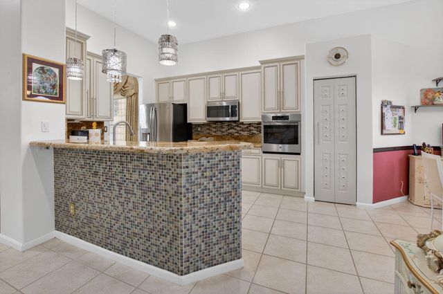 7032 Demedici Circle, Delray Beach, FL 33446