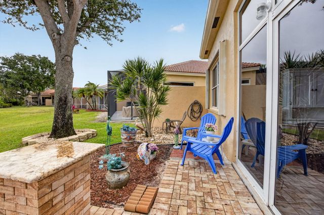 7032 Demedici Circle, Delray Beach, FL 33446