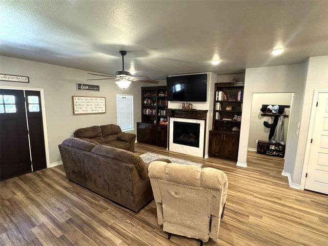 702 Pillar Street, Bowie, TX 76230