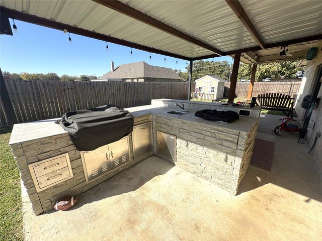 702 Pillar Street, Bowie, TX 76230