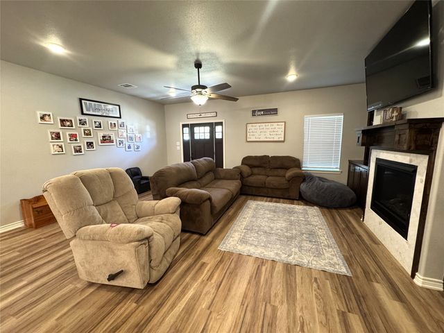 702 Pillar Street, Bowie, TX 76230