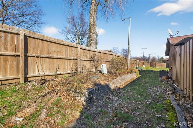 1503 Hampton Court, Belleville, IL 62223