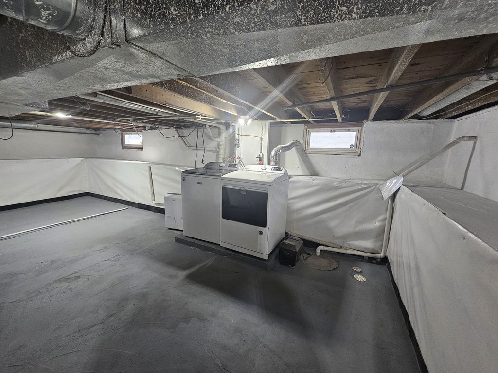 Image 20 of property listing at 1033 S 17th, Mt Vernon, IL 62864