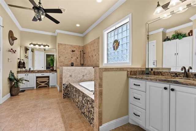 5220 Forest Cove Drive, Dickinson, TX 77539