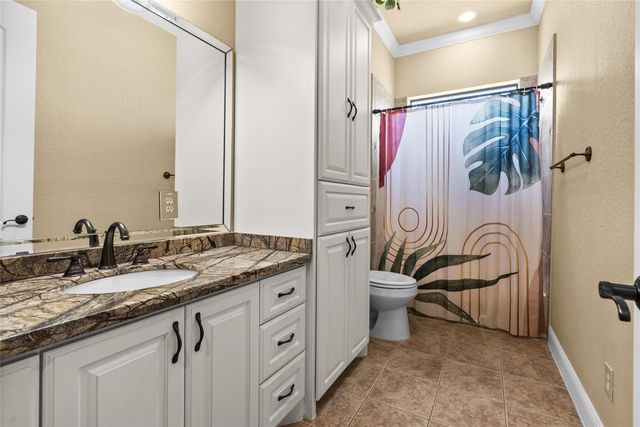 5220 Forest Cove Drive, Dickinson, TX 77539