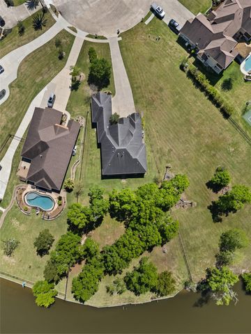 5220 Forest Cove Drive, Dickinson, TX 77539