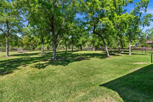 5220 Forest Cove Drive, Dickinson, TX 77539