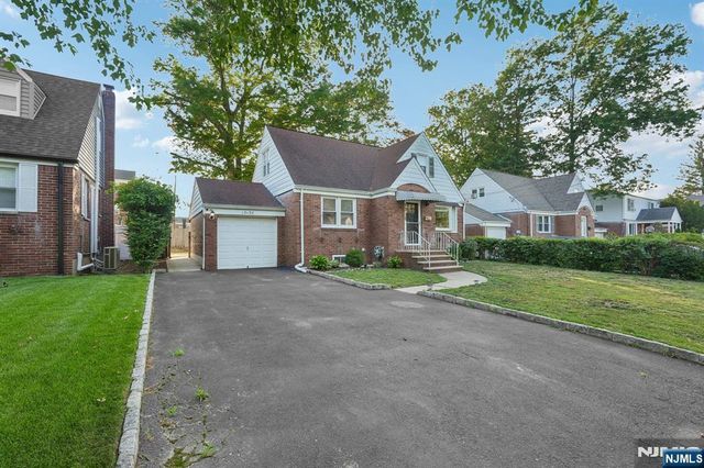 13-38 Hedman Place, Fair Lawn, NJ 07410