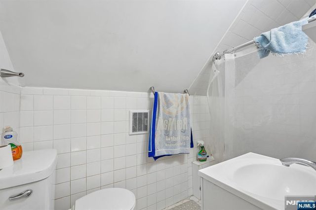 13-38 Hedman Place, Fair Lawn, NJ 07410