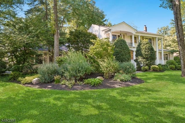 32 Stratford Dr, Livingston Twp., NJ 07039