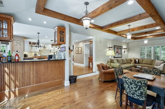 32 Stratford Dr, Livingston Twp., NJ 07039