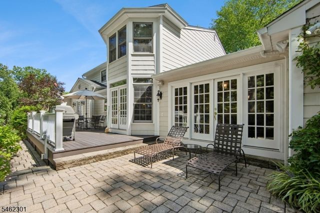 32 Stratford Dr, Livingston Twp., NJ 07039