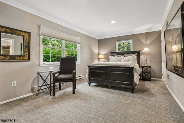 32 Stratford Dr, Livingston Twp., NJ 07039