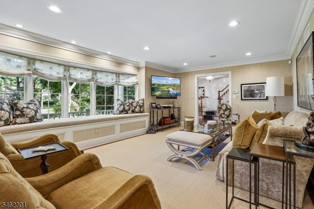 32 Stratford Dr, Livingston Twp., NJ 07039