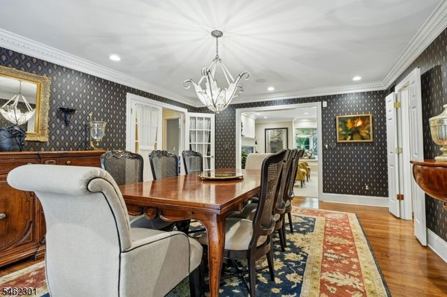 32 Stratford Dr, Livingston Twp., NJ 07039