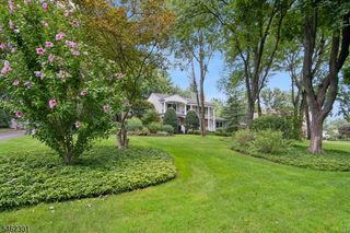 32 Stratford Dr, Livingston Twp., NJ 07039