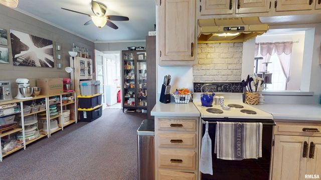 1800 E Saint Jude Court, Peoria Heights, IL 61616