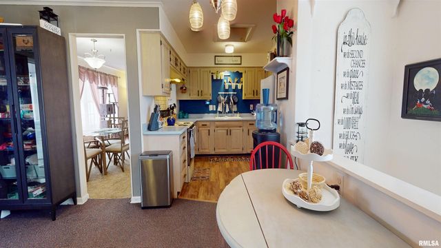 1800 E Saint Jude Court, Peoria Heights, IL 61616