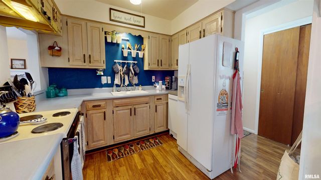 1800 E Saint Jude Court, Peoria Heights, IL 61616