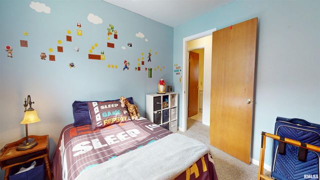 1800 E Saint Jude Court, Peoria Heights, IL 61616