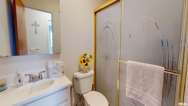 1800 E Saint Jude Court, Peoria Heights, IL 61616