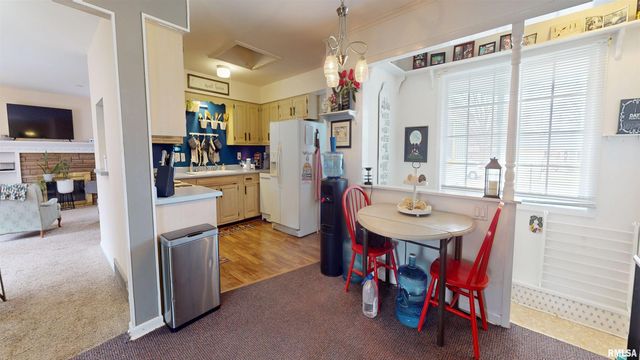 1800 E Saint Jude Court, Peoria Heights, IL 61616