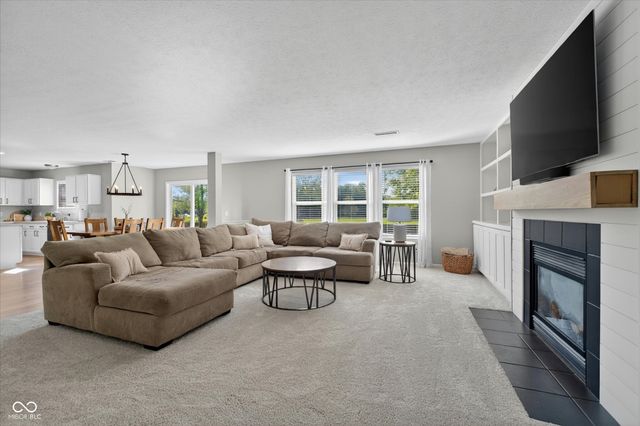 5977 Dado Drive, Noblesville, IN 46062