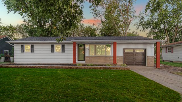 294 Arrowhead Drive, Lowell, IN 46356