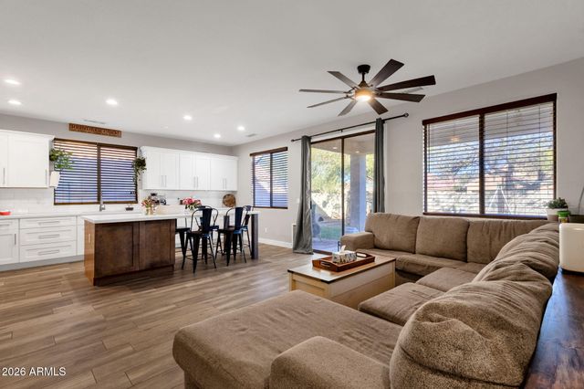 3892 E IRONHORSE Road, Gilbert, AZ 85297