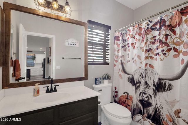 3892 E IRONHORSE Road, Gilbert, AZ 85297