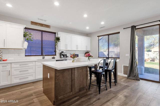 3892 E IRONHORSE Road, Gilbert, AZ 85297