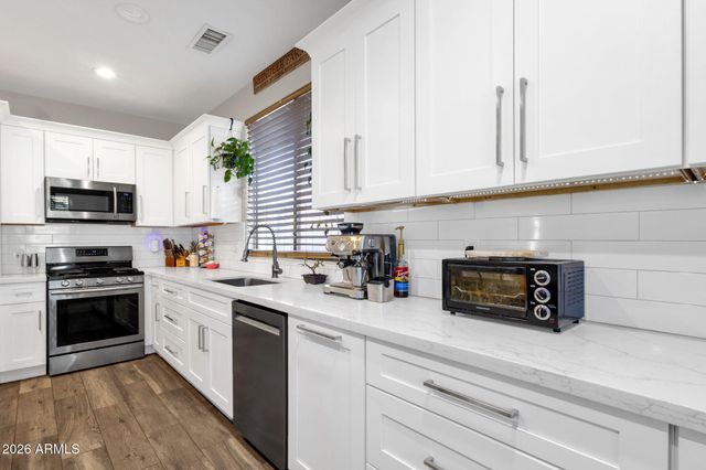 3892 E IRONHORSE Road, Gilbert, AZ 85297